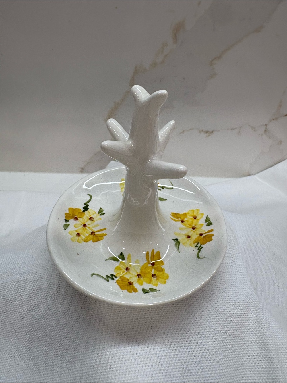 Toni Raymond Pottery White Ceramic Ring/ Jewelry Tree with Yellow Floral Accents